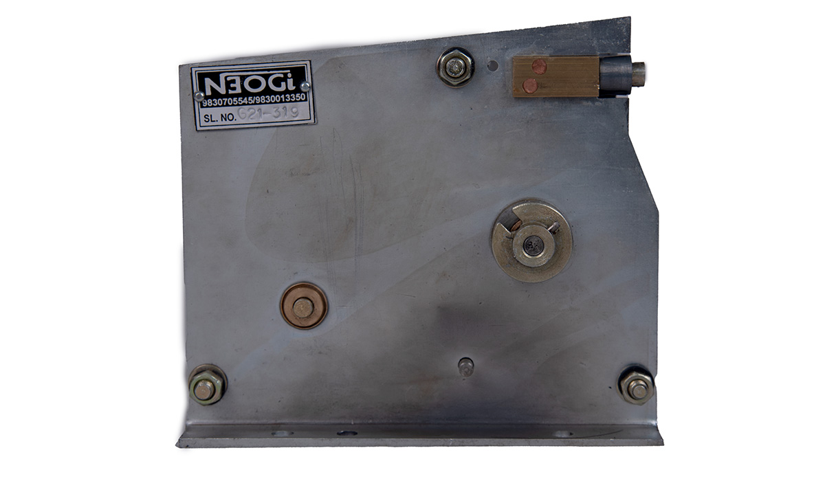 REGISTER UNIT