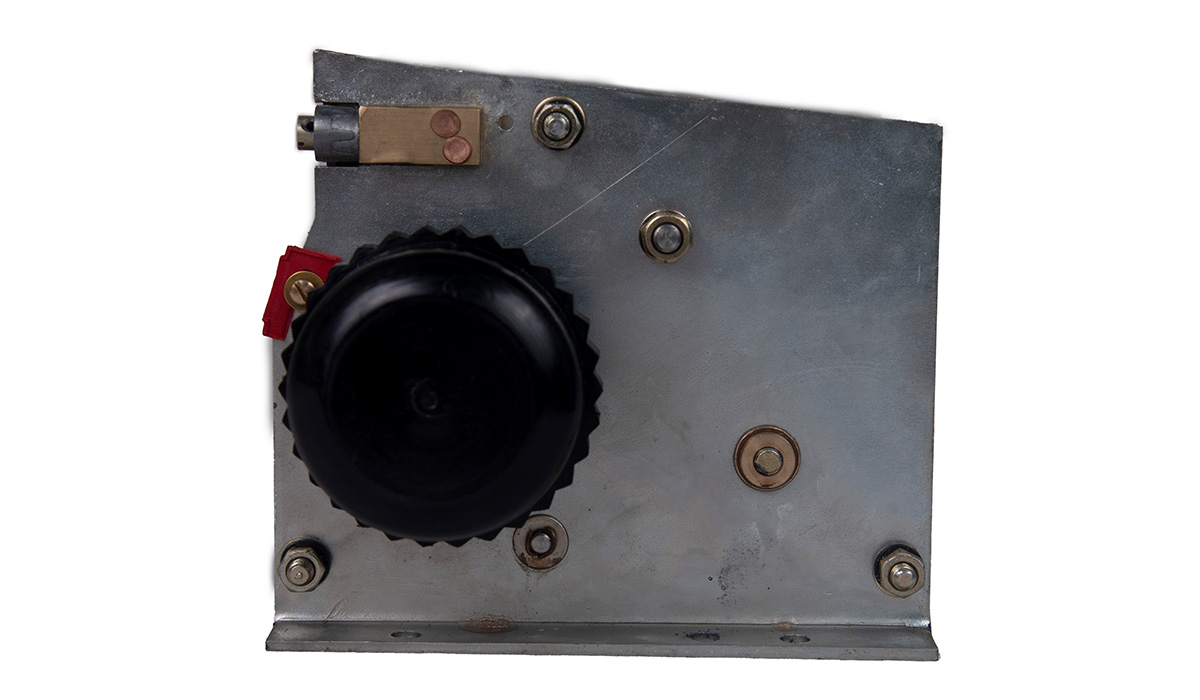 REGISTER UNIT